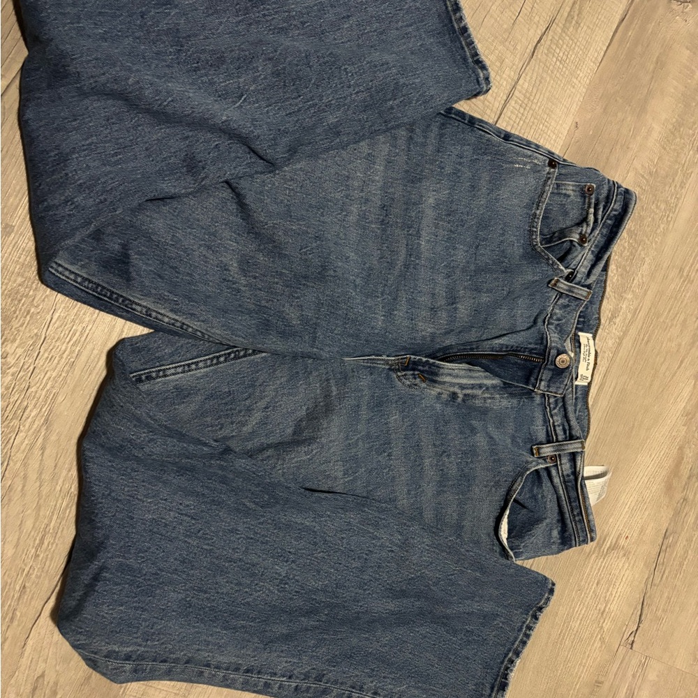 Abercrombie & Fitch Relaxed Fit Blue Jeans